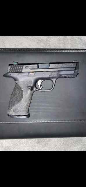 S&amp;W M&amp;P ( No Shield) .40 M 2.0 full size 4in.