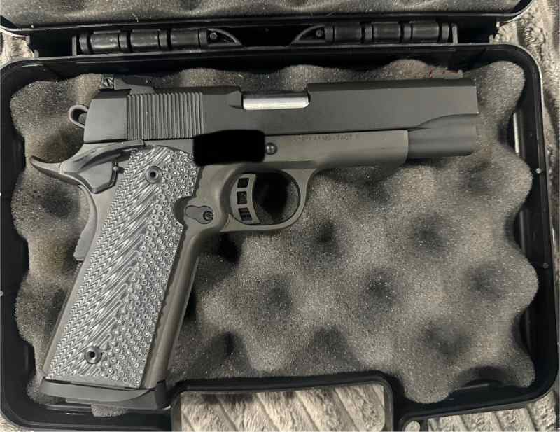 Rock Island 1911 45acp 