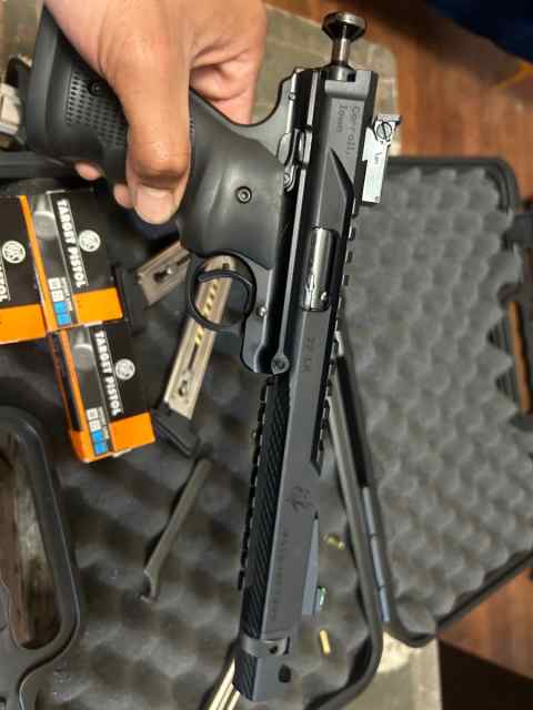 Glock 20 Gen4 10mm LNIB W/ Trijicon HD Night Sight