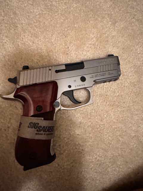 Sig Sauer p220 Compact elite Stainless Steel 