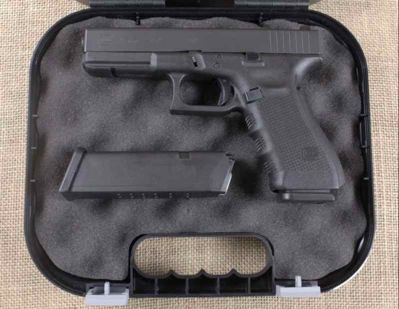 Excellent Glock 17 Gen 4 in .9mm