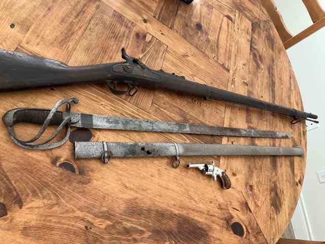 Antiques / U.S. Springfield Trapdoor / 22 Pocket  