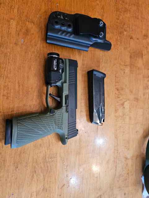 Sig P365 X-Macro 9mm new *Price Drop*