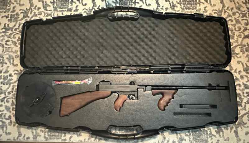 Auto Ordnance Tommy Gun 16” Deluxe 100 Round