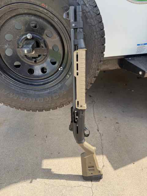Beretta 1301 with Airdus hand guard magpul stock