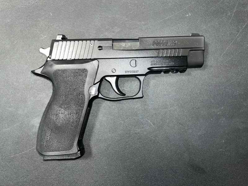 Sig Sauer P220 Elite.jpg