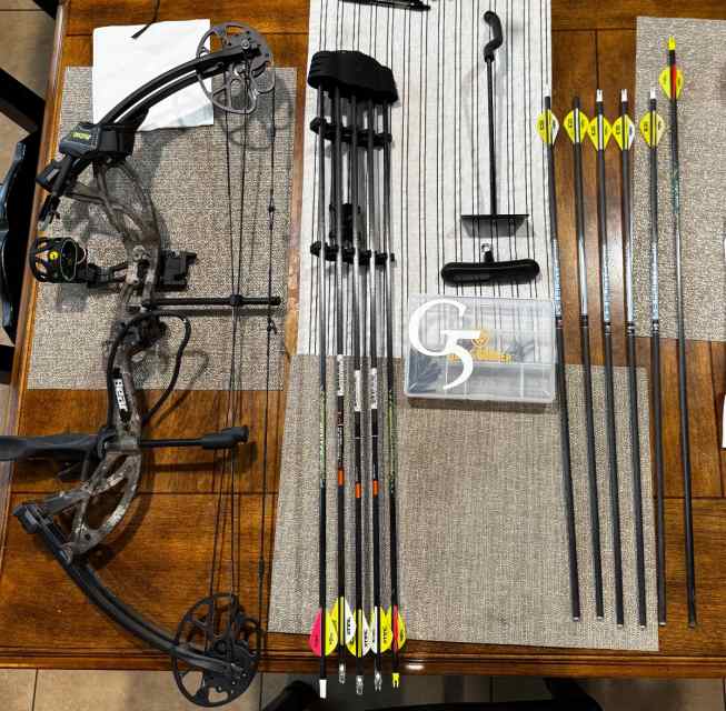 Bear Cruzer G2 Compound Bow Like New