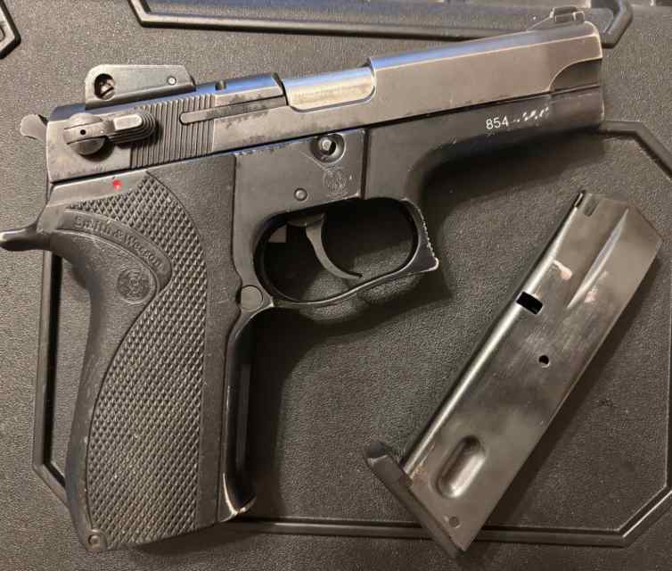Smith &amp; Wesson 5904
