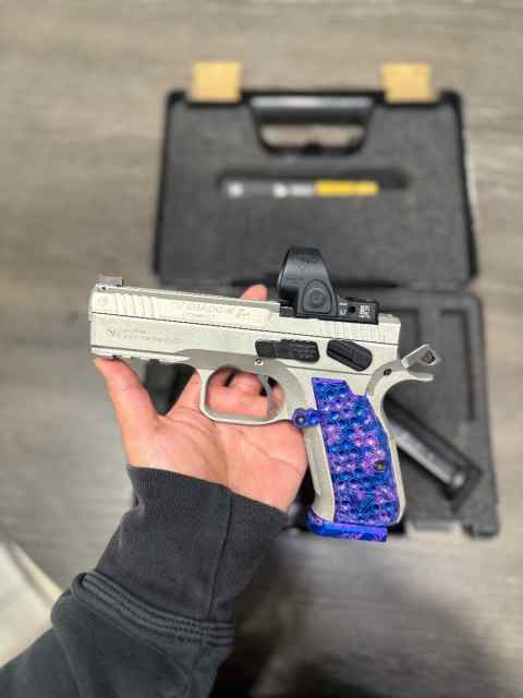 cz shadow 2 compact 