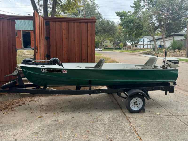 14’ John Boat w/Outboard + Trolling Motor