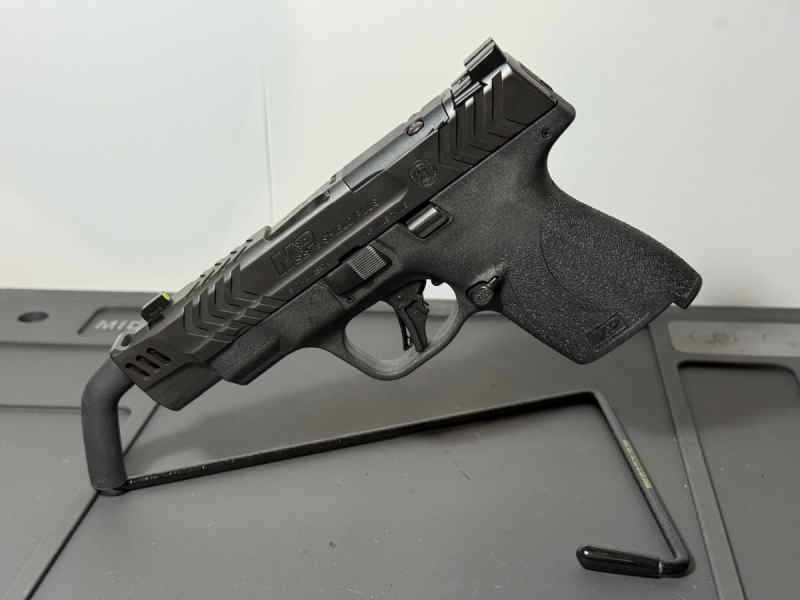 S&amp;W Shield Plus Comp Performance Center