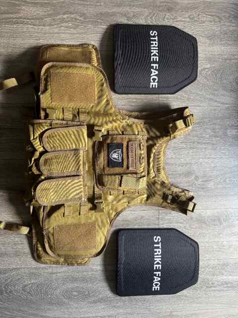 Yakeda VT-322 Military Tactical Vest (Tan)