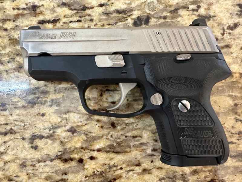 Sig Sauer P224, 40 S&amp;W. 