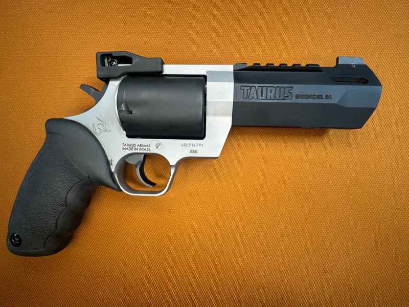 NEW IN BOX-Taurus Raging Hunter 500S&amp;W Mag - 5.12&quot;