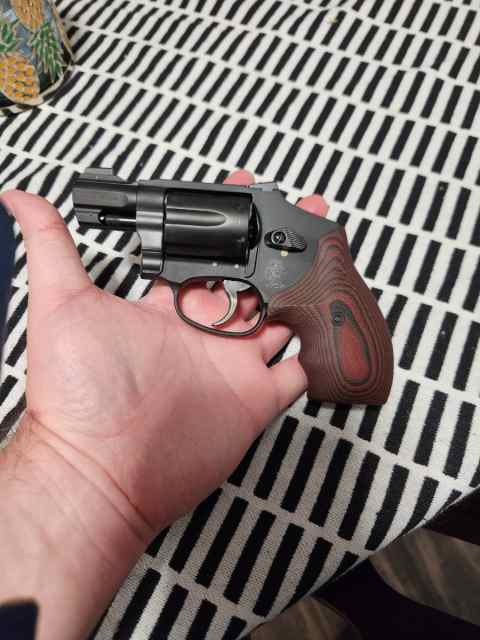Smith and Wesson 432 UC Ultimate Carry 32 mag