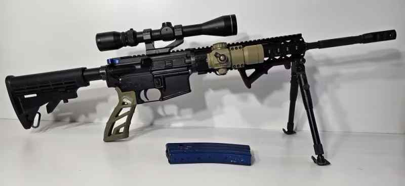 Spike&#039;s Tactical ST15 semi 5.56 NATO AR