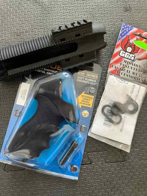 Mossberg 500 Furniture Kit - NEW