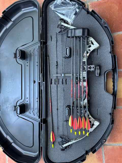 Diamond Razor Edge Compound Bow