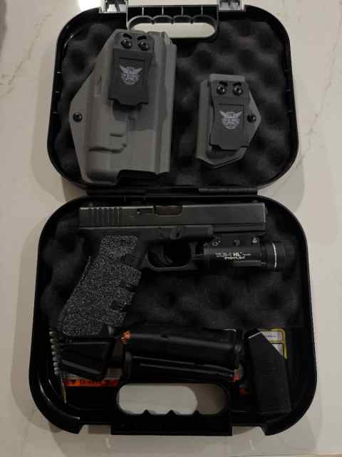 Glock 22 with extras 