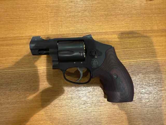 Smith &amp; Wesson Lipseys Exclusive 642 .38 special