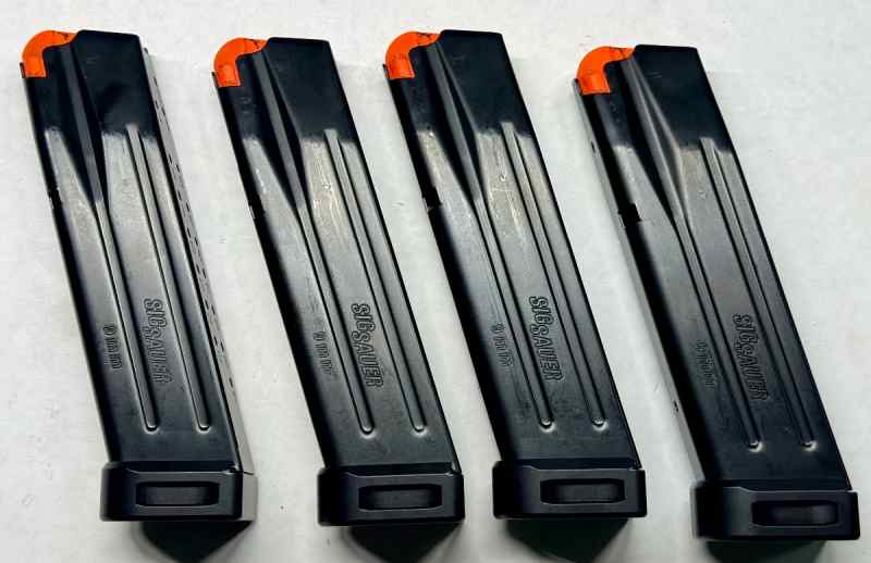 4 Sig Sauer P320 9mm 17rd Magazines Alum. Basepads