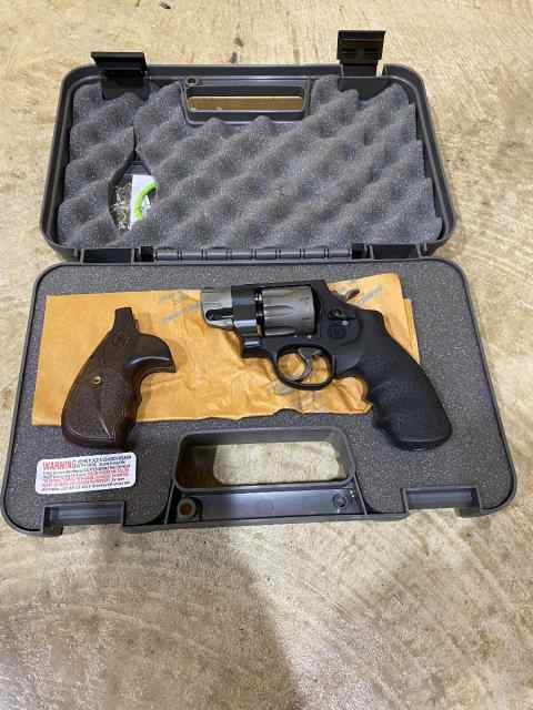 Smith and Wesson 327 Performance Center