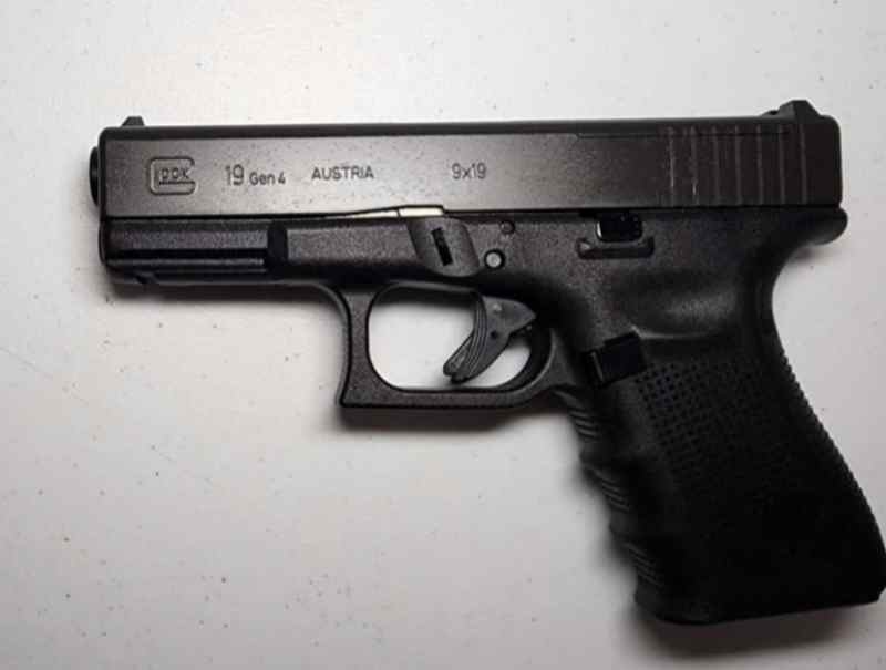 GLOCK G19 GEN 4 MOS - LIKE NEW!!