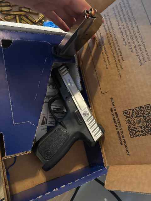 Smith &amp; Wesson SD40 and Ruger EC9s 9mm Bundle