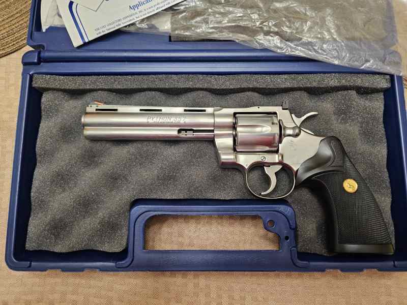 Like New Colt Python Stainless Beautiful 6&quot;1989
