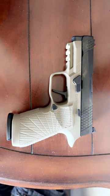 Wilson combat P320 Carry FDE 9mm