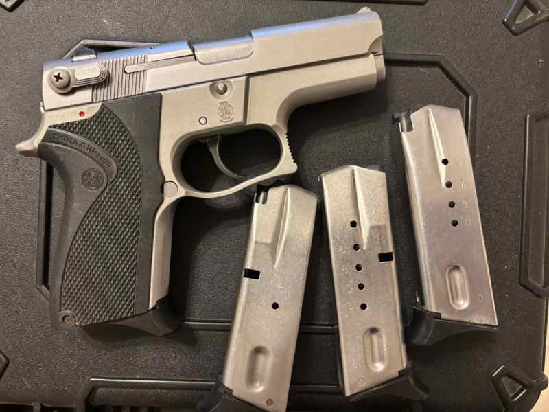 Smith &amp; Wesson 6906