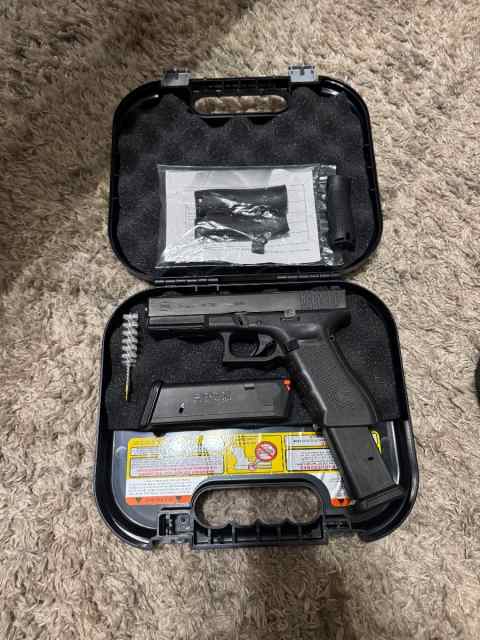 Glock 17 